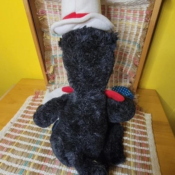 Vintage Doctor Suess Cat in the Hat 1983 with tags. Plush, Coleco Industries. - Picture 11 of 11